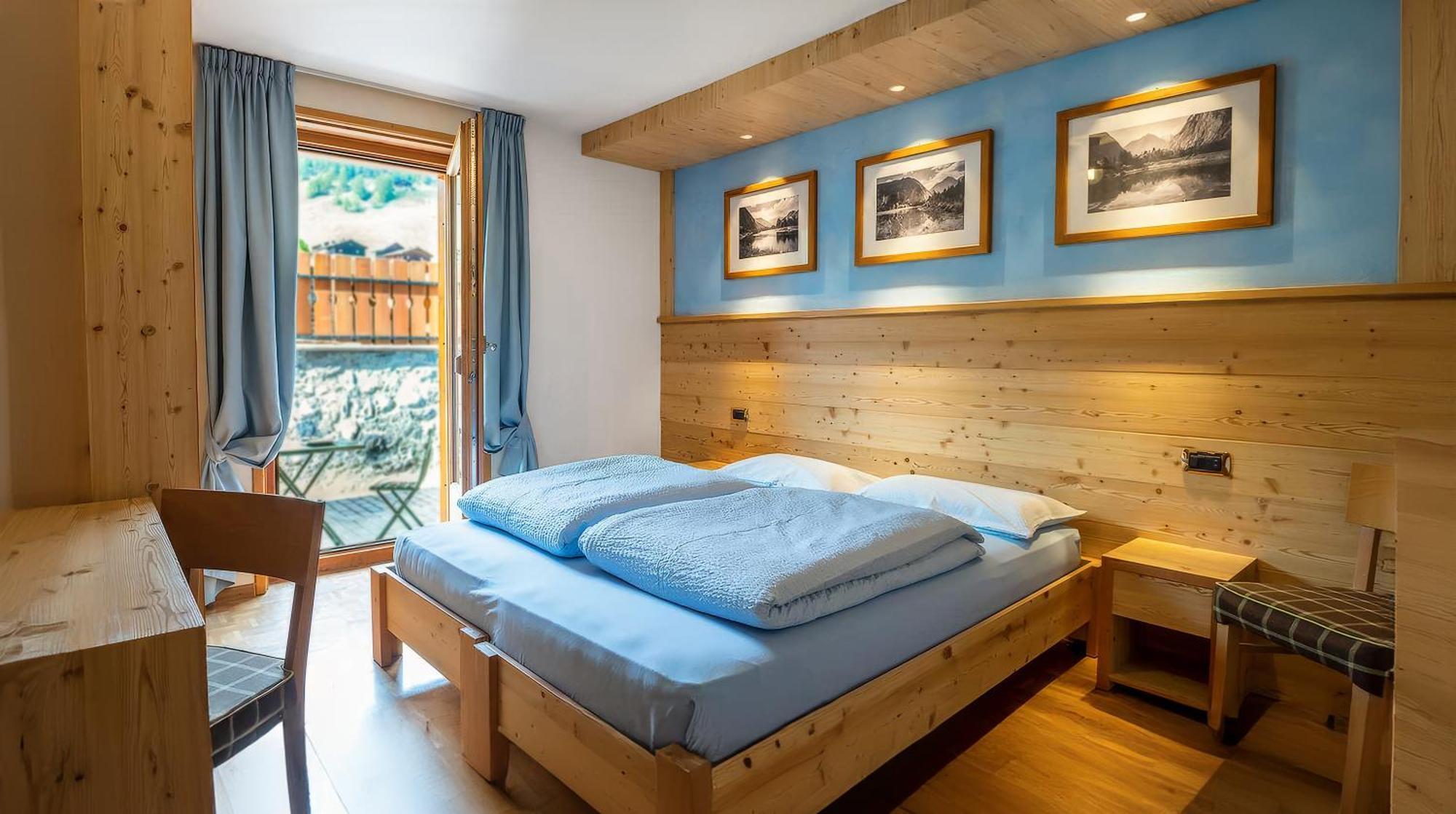 Lorella Aparthotel *